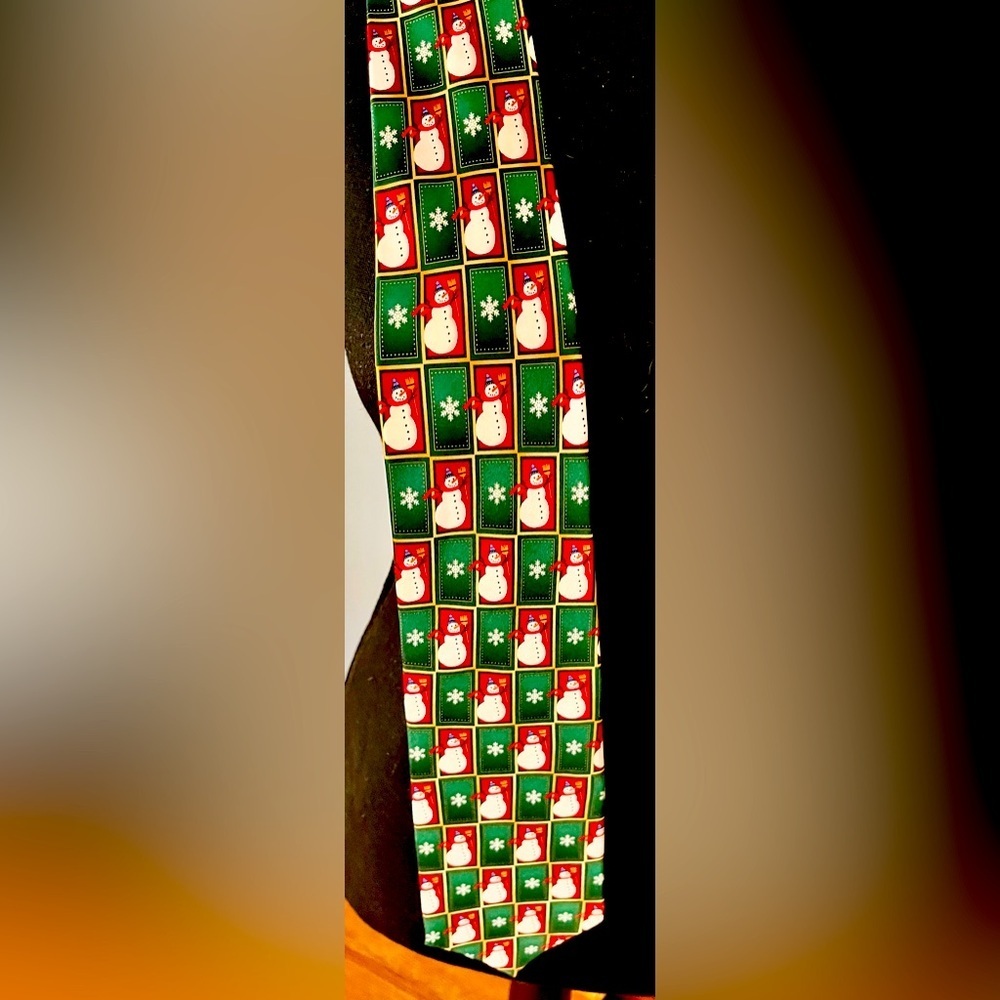 MMG Hallmark Licensing Holiday Traditions Festive Snowman Tie 100% Silk Merry